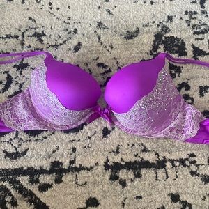 Victoria’s Secret bra, size 34C